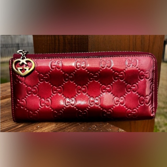 Gucci Raspberry Heart Leather Wallet - Picture 1 of 9
